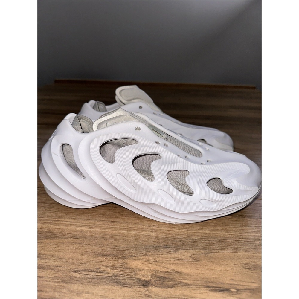 Adidas Adiplus White Men's Size 8.5 Foam‎ Look Shoes